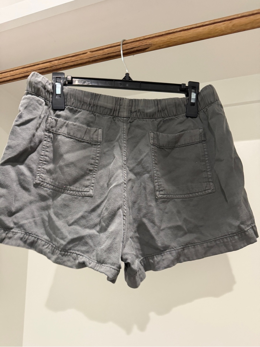 GAP Womens Relaxed Cotton Blend Shorts - Gray
